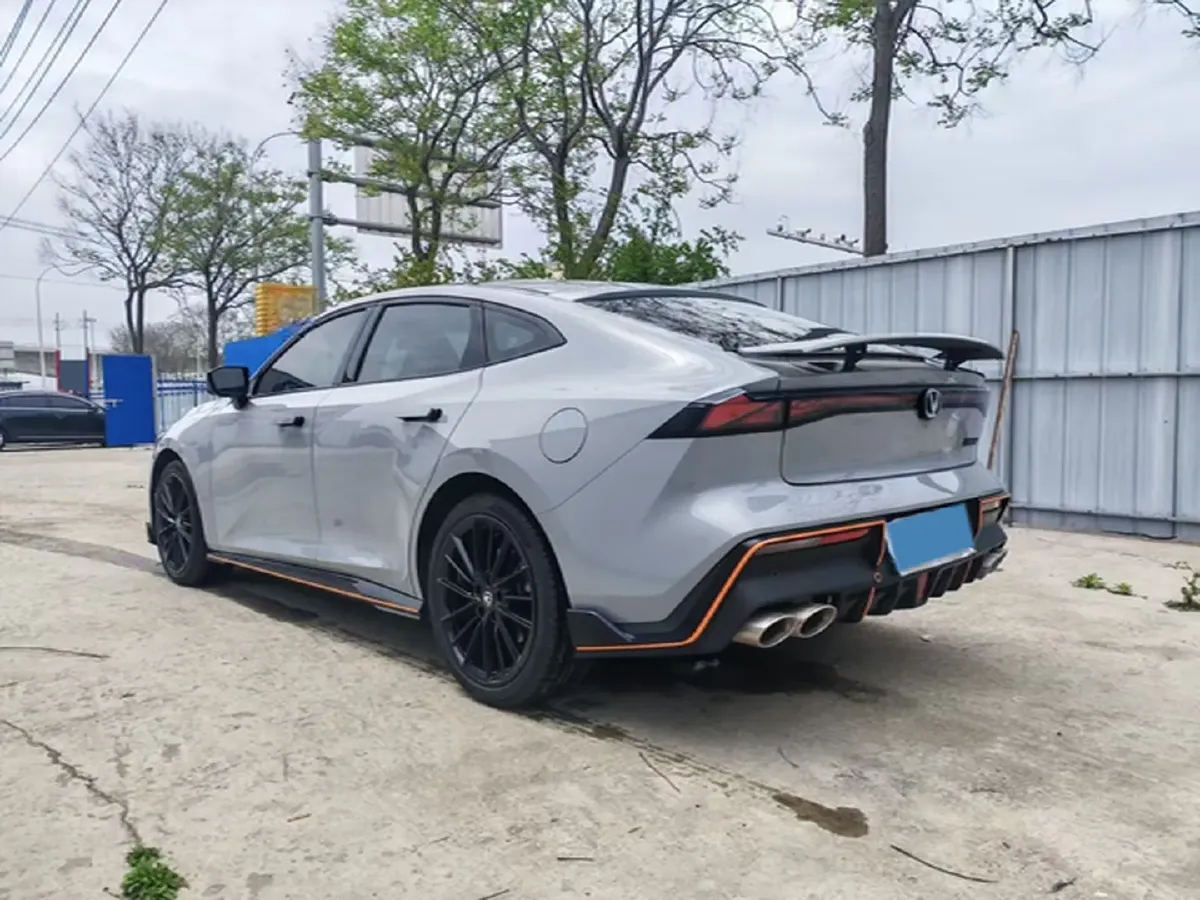 2023 ChangAn UNI-V 2.0T 233HP L4 8AT,autocango,china used car exporter,china ev exporter,chinese used car exporter,chinese used ev exporter