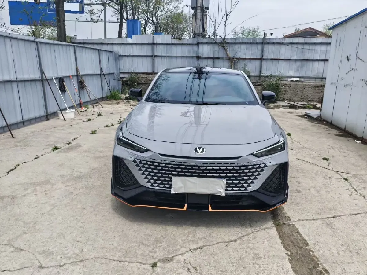 2023 ChangAn UNI-V 2.0T 233HP L4 8AT,autocango,china used car exporter,china ev exporter,chinese used car exporter,chinese used ev exporter