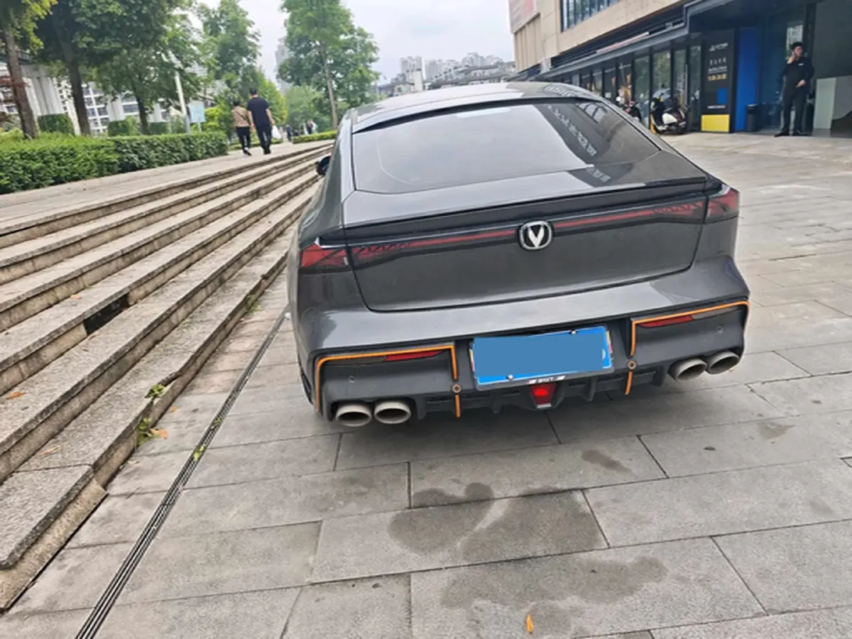 2022 ChangAn UNI-V 2.0T 233HP L4 8AT,autocango,china used car exporter,china ev exporter,chinese used car exporter,chinese used ev exporter
