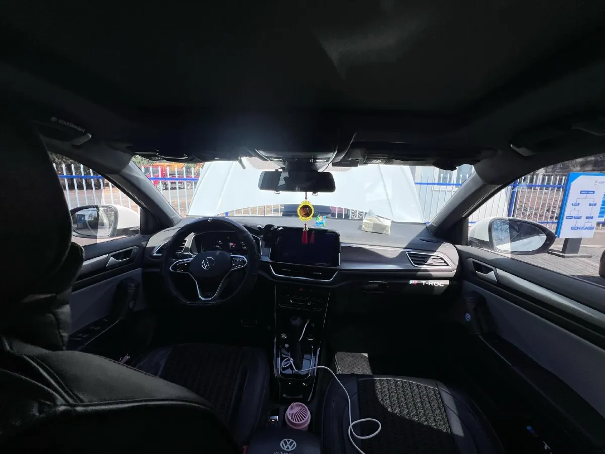 2023 Volkswagen T-Roc 1.5T 160HP L4 7DCT,autocango,china used car exporter,china ev exporter,chinese used car exporter,chinese used ev exporter