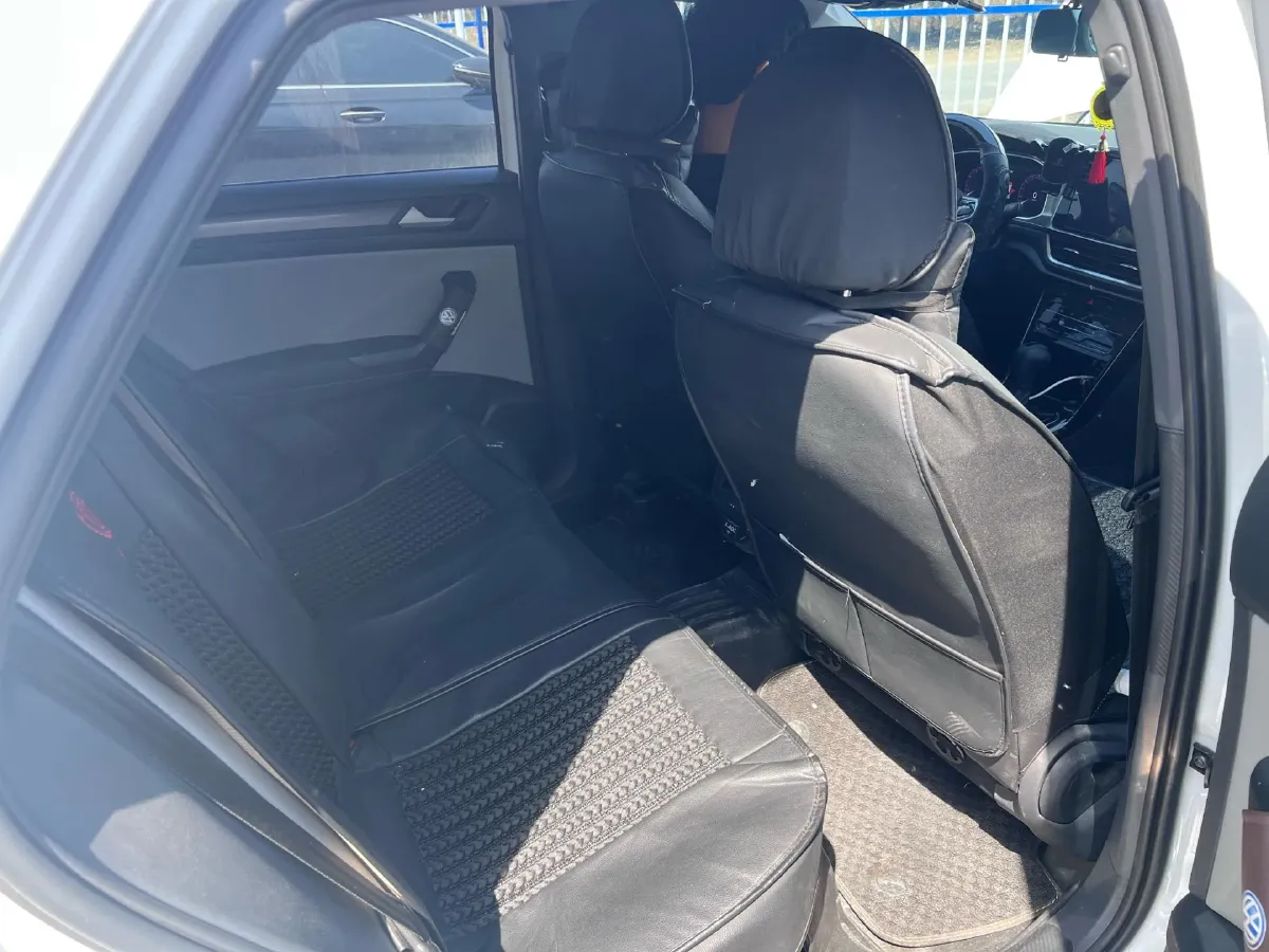 2023 Volkswagen T-Roc 1.5T 160HP L4 7DCT,autocango,china used car exporter,china ev exporter,chinese used car exporter,chinese used ev exporter