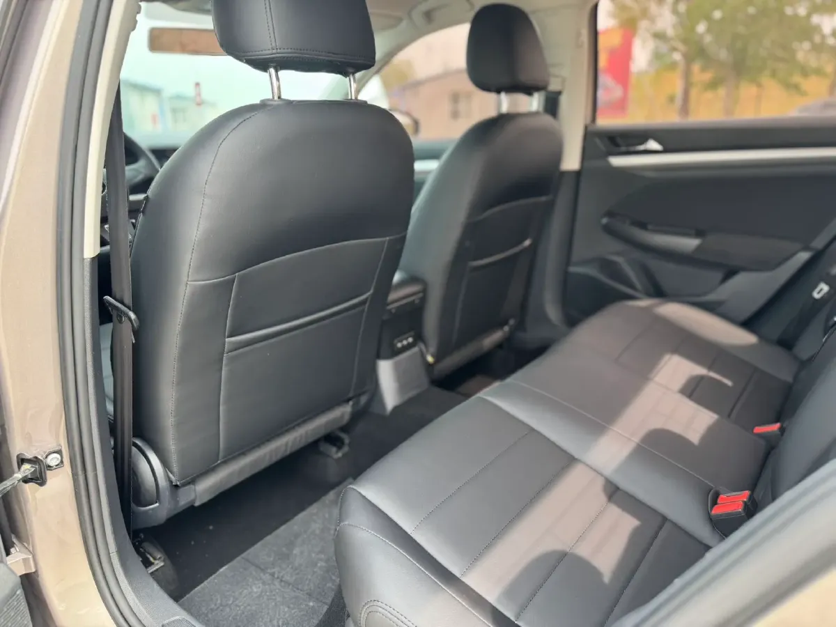 2019 Bestune T77 1.2T 143HP L4 7DCT,autocango,china used car exporter,china ev exporter,chinese used car exporter,chinese used ev exporter