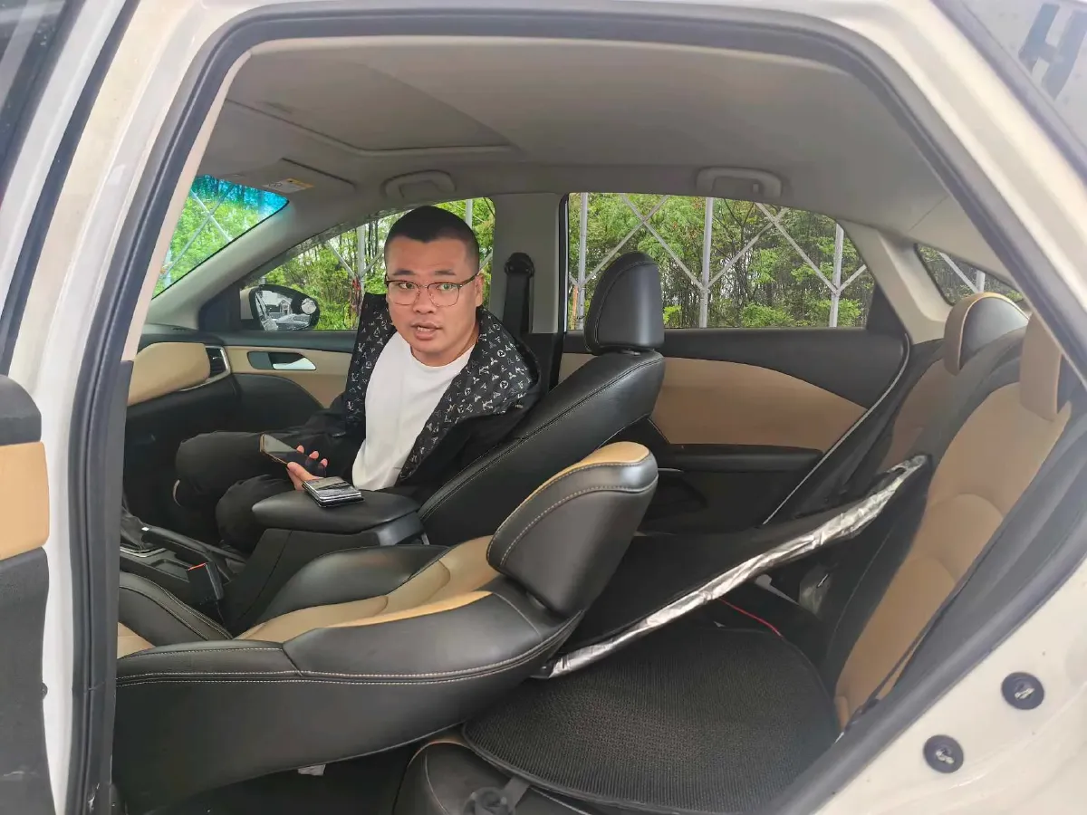 2020 Chevrolet Monza 1.5L 113HP L4 6AT,autocango,china used car exporter,china ev exporter,chinese used car exporter,chinese used ev exporter