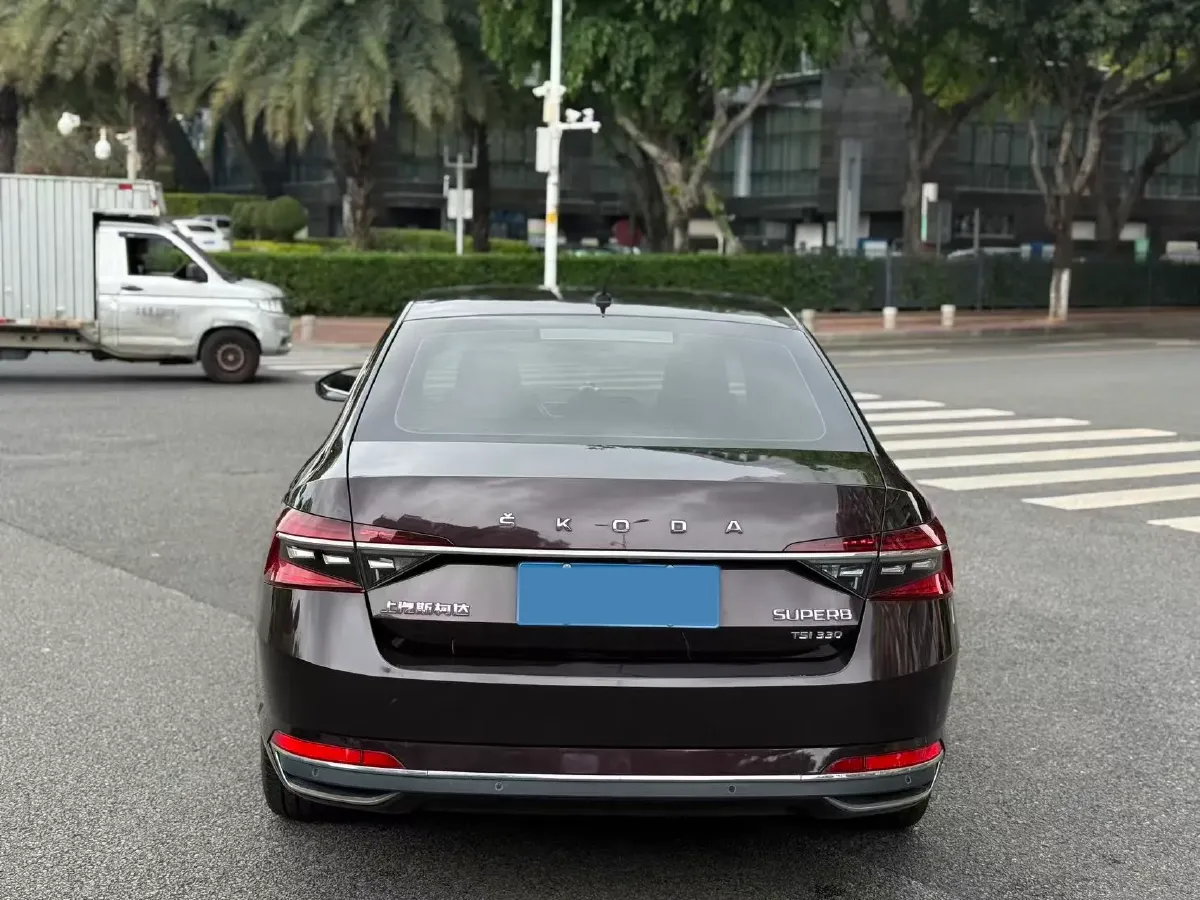 2019 Skoda Superb 2.0T 186HP L4 7DCT,autocango,china used car exporter,china ev exporter,chinese used car exporter,chinese used ev exporter