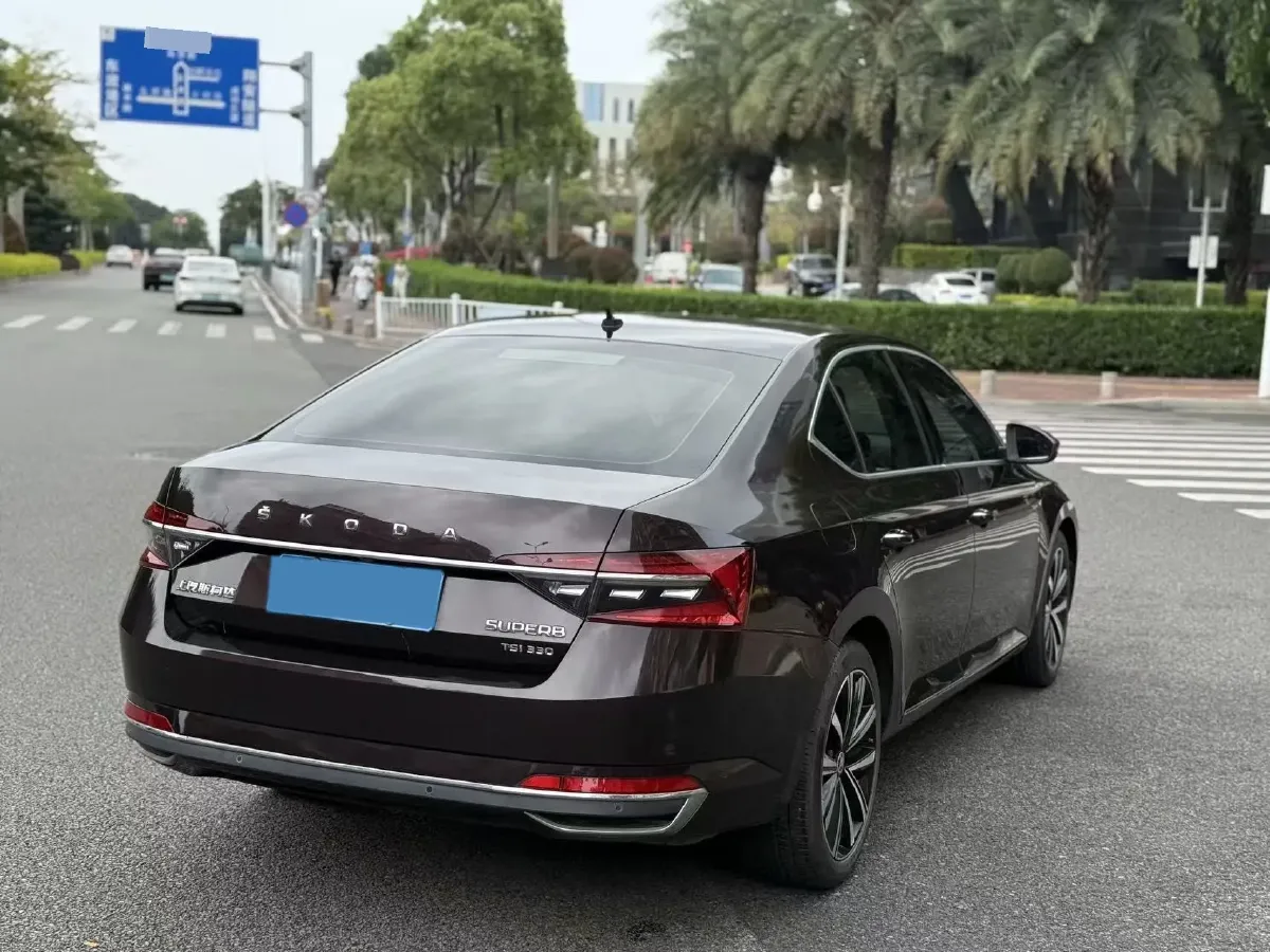 2019 Skoda Superb 2.0T 186HP L4 7DCT,autocango,china used car exporter,china ev exporter,chinese used car exporter,chinese used ev exporter