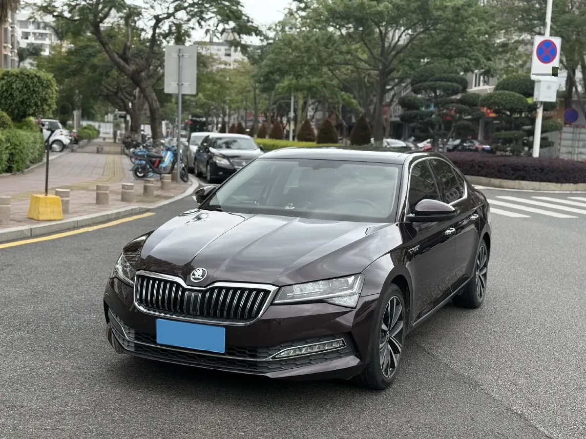 2019 Skoda Superb 2.0T 186HP L4 7DCT,autocango,china used car exporter,china ev exporter,chinese used car exporter,chinese used ev exporter