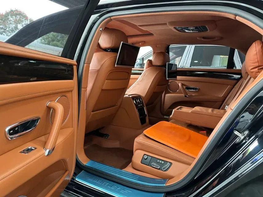 2017 Bentley Flying Spur 4.0T 528HP V8 8AT,autocango,china used car exporter,china ev exporter,chinese used car exporter,chinese used ev exporter