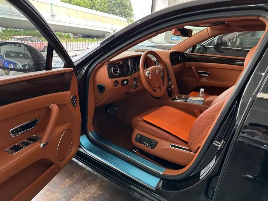 2017 Bentley Flying Spur 4.0T 528HP V8 8AT,autocango,china used car exporter,china ev exporter,chinese used car exporter,chinese used ev exporter