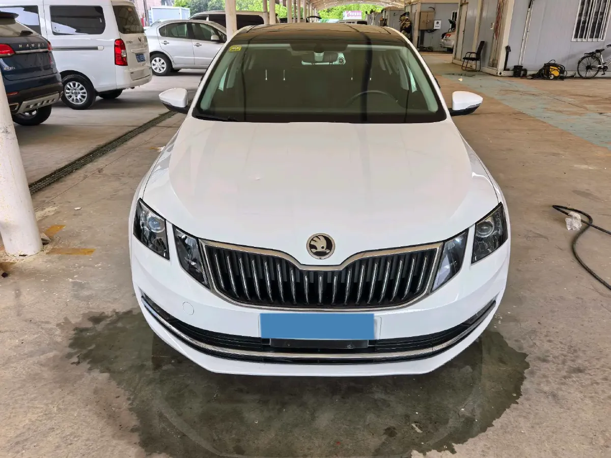 2018 Skoda Octavia 1.2T 116HP L4 7DCT,autocango,china used car exporter,china ev exporter,chinese used car exporter,chinese used ev exporter