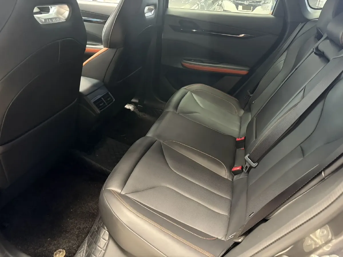 2024 ChangAn UNI-V 1.5T 188HP L4 7DCT,autocango,china used car exporter,china ev exporter,chinese used car exporter,chinese used ev exporter