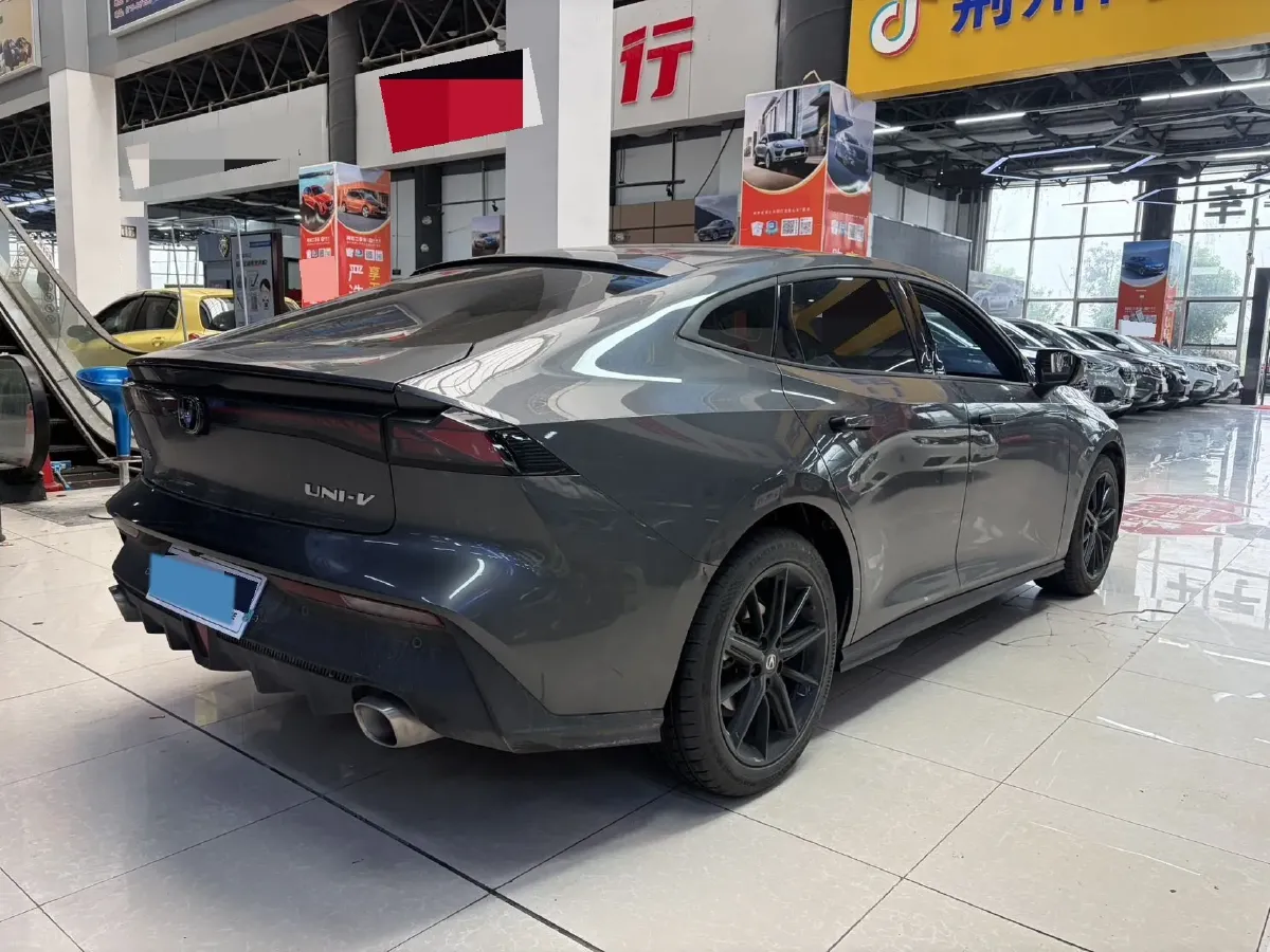 2024 ChangAn UNI-V 1.5T 188HP L4 7DCT,autocango,china used car exporter,china ev exporter,chinese used car exporter,chinese used ev exporter