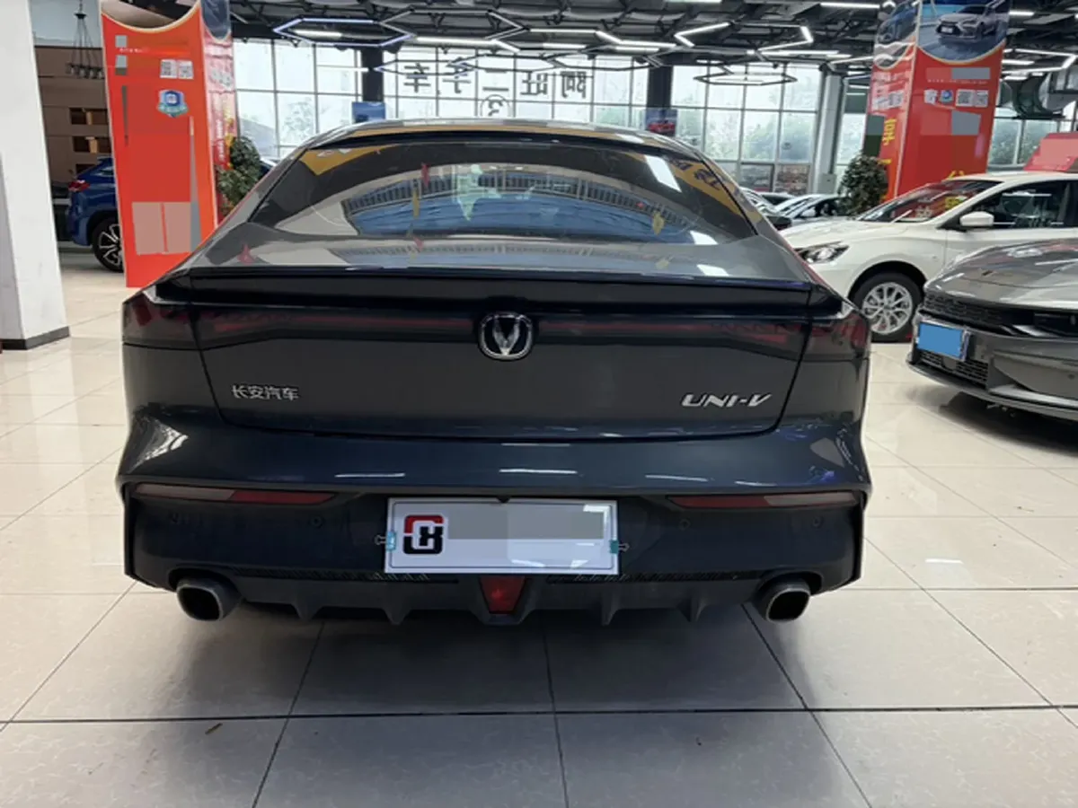 2024 ChangAn UNI-V 1.5T 188HP L4 7DCT,autocango,china used car exporter,china ev exporter,chinese used car exporter,chinese used ev exporter