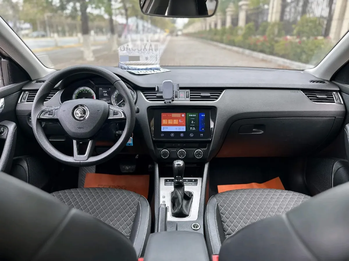 2019 Skoda Octavia 1.2T 116HP L4 7DCT,autocango,china used car exporter,china ev exporter,chinese used car exporter,chinese used ev exporter