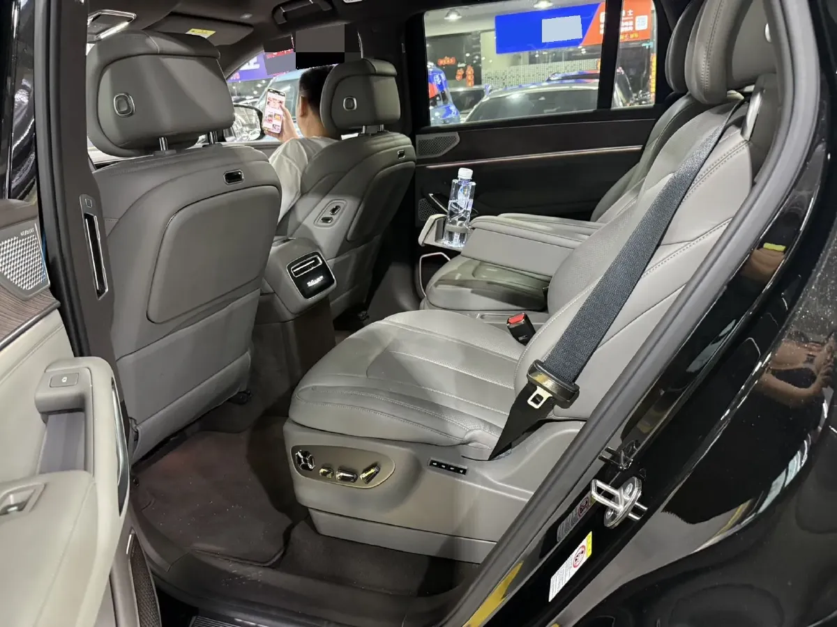 2025 Denza DenzaN9 2.0T 207HP L4 E-CVT PHEV,autocango,china used car exporter,china ev exporter,chinese used car exporter,chinese used ev exporter