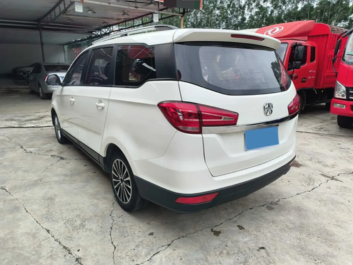 2017 BAIC WeiWang M50F 1.5L 116HP L4 5MT,autocango,china used car exporter,china ev exporter,chinese used car exporter,chinese used ev exporter
