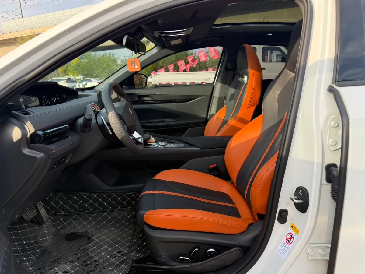 2024 ChangAn UNI-V 1.5T 188HP L4 7DCT,autocango,china used car exporter,china ev exporter,chinese used car exporter,chinese used ev exporter