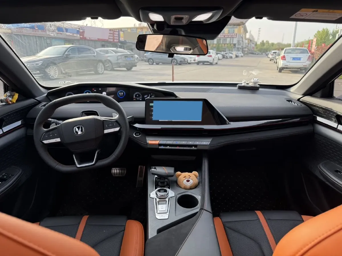 2024 ChangAn UNI-V 1.5T 188HP L4 7DCT,autocango,china used car exporter,china ev exporter,chinese used car exporter,chinese used ev exporter