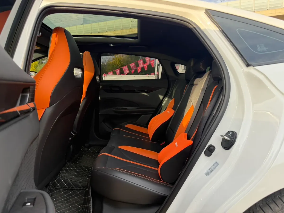 2024 ChangAn UNI-V 1.5T 188HP L4 7DCT,autocango,china used car exporter,china ev exporter,chinese used car exporter,chinese used ev exporter