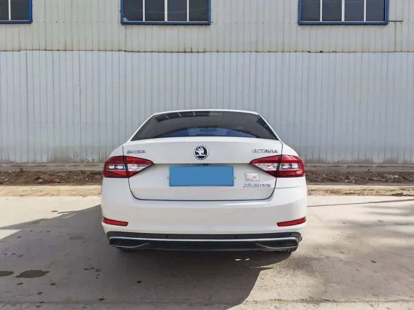 2019 Skoda Octavia 1.5L 116HP L4 6AT,autocango,china used car exporter,china ev exporter,chinese used car exporter,chinese used ev exporter