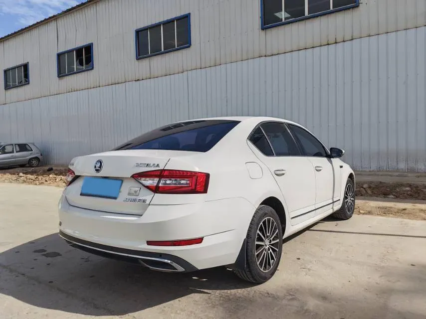 2019 Skoda Octavia 1.5L 116HP L4 6AT,autocango,china used car exporter,china ev exporter,chinese used car exporter,chinese used ev exporter