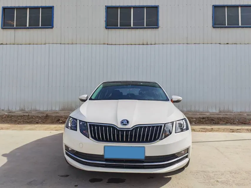 2019 Skoda Octavia 1.5L 116HP L4 6AT,autocango,china used car exporter,china ev exporter,chinese used car exporter,chinese used ev exporter