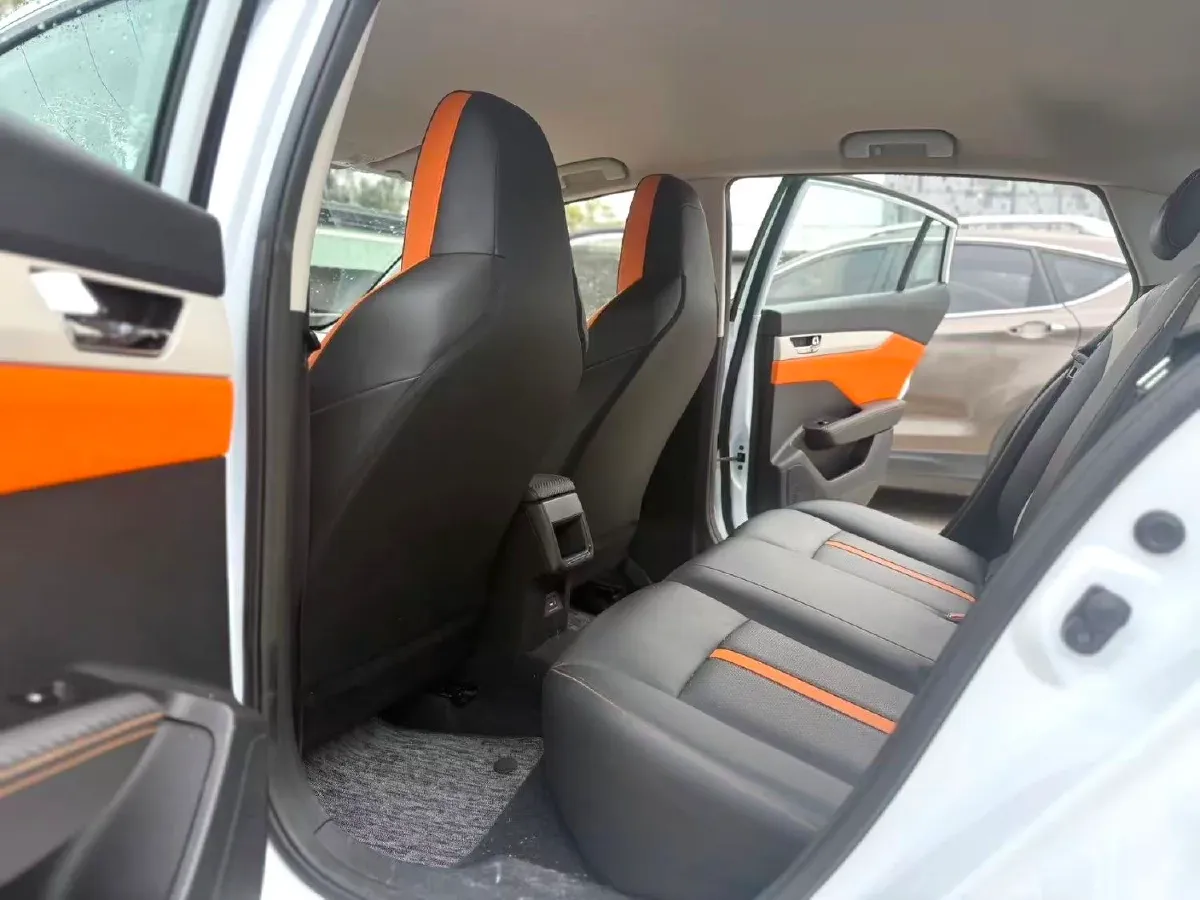 2023 DongFeng Aeolus YiXuan 1.5L 125HP L4 6DCT,autocango,china used car exporter,china ev exporter,chinese used car exporter,chinese used ev exporter