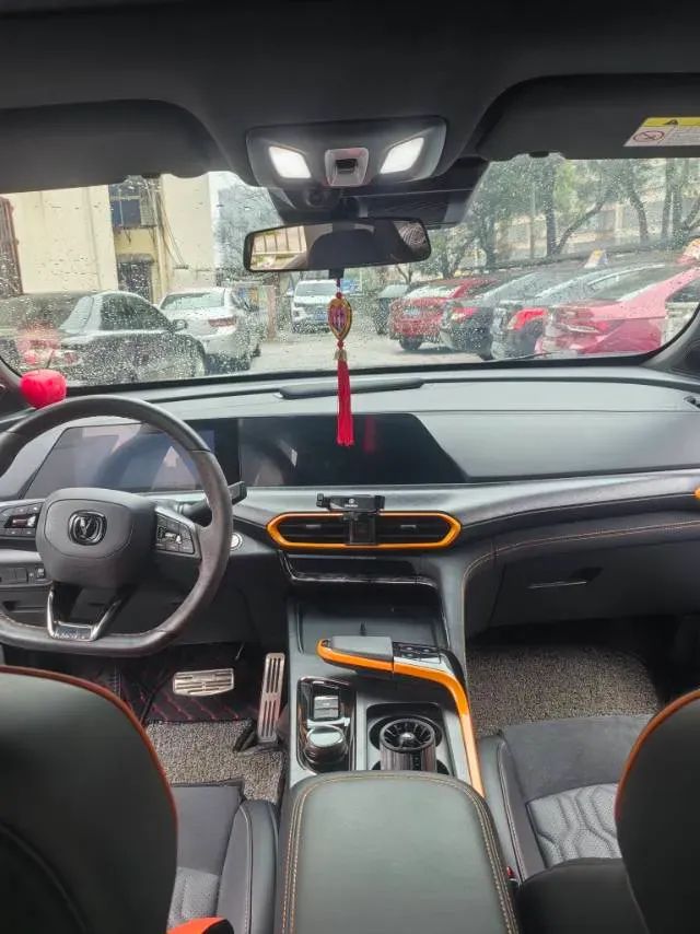 2022 ChangAn UNI-T 1.5T 188HP L4 7DCT,autocango,china used car exporter,china ev exporter,chinese used car exporter,chinese used ev exporter