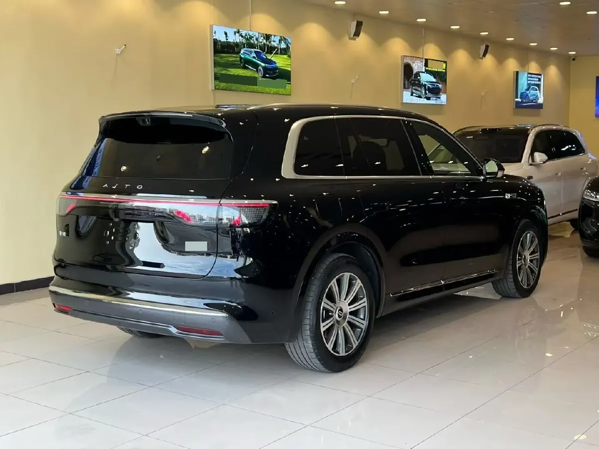 2025 AITO AITO M8 REEV 160HP REEV 53.4KWH,autocango,china used car exporter,china ev exporter,chinese used car exporter,chinese used ev exporter