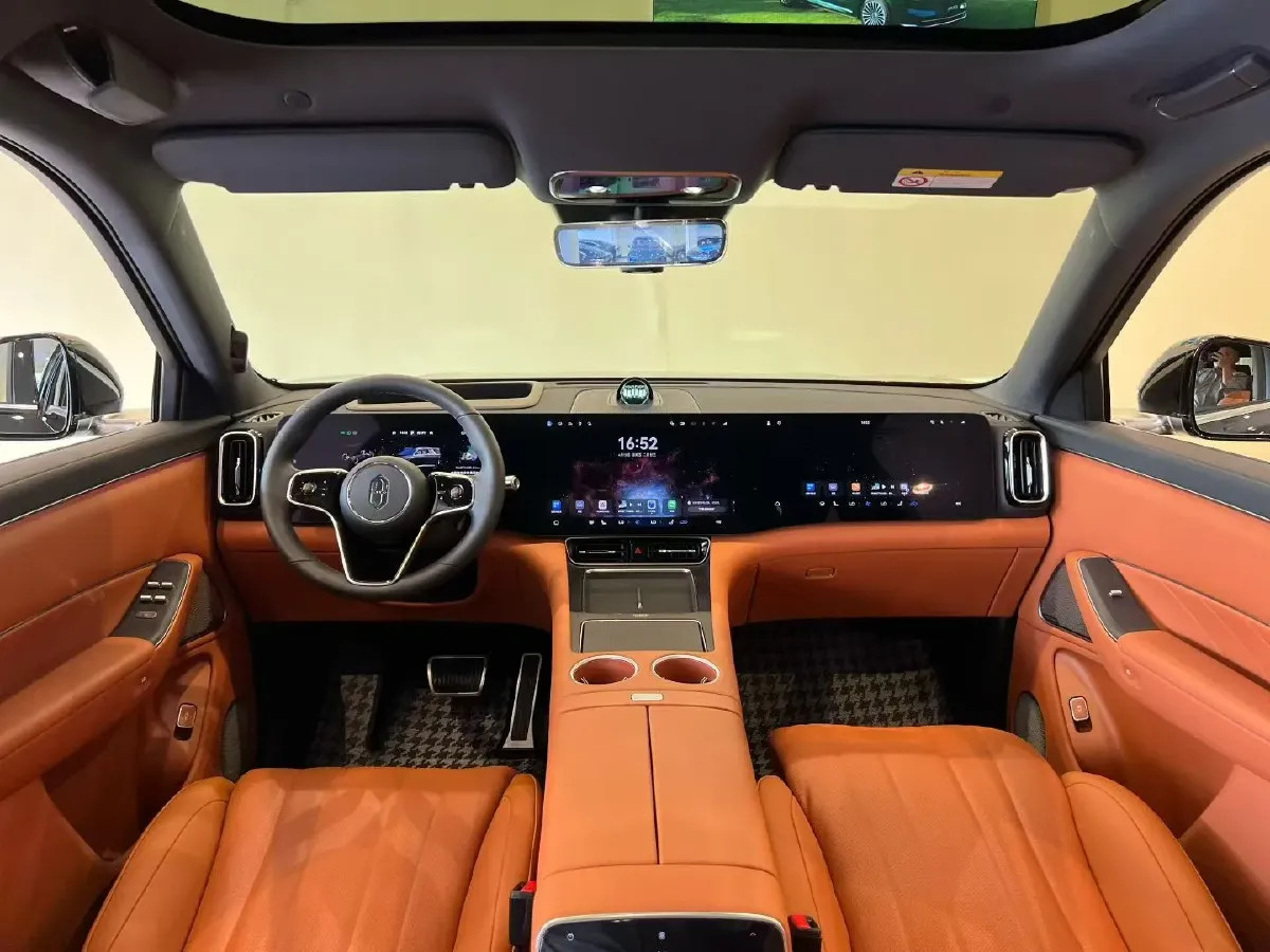 2025 AITO AITO M8 REEV 160HP REEV 53.4KWH,autocango,china used car exporter,china ev exporter,chinese used car exporter,chinese used ev exporter