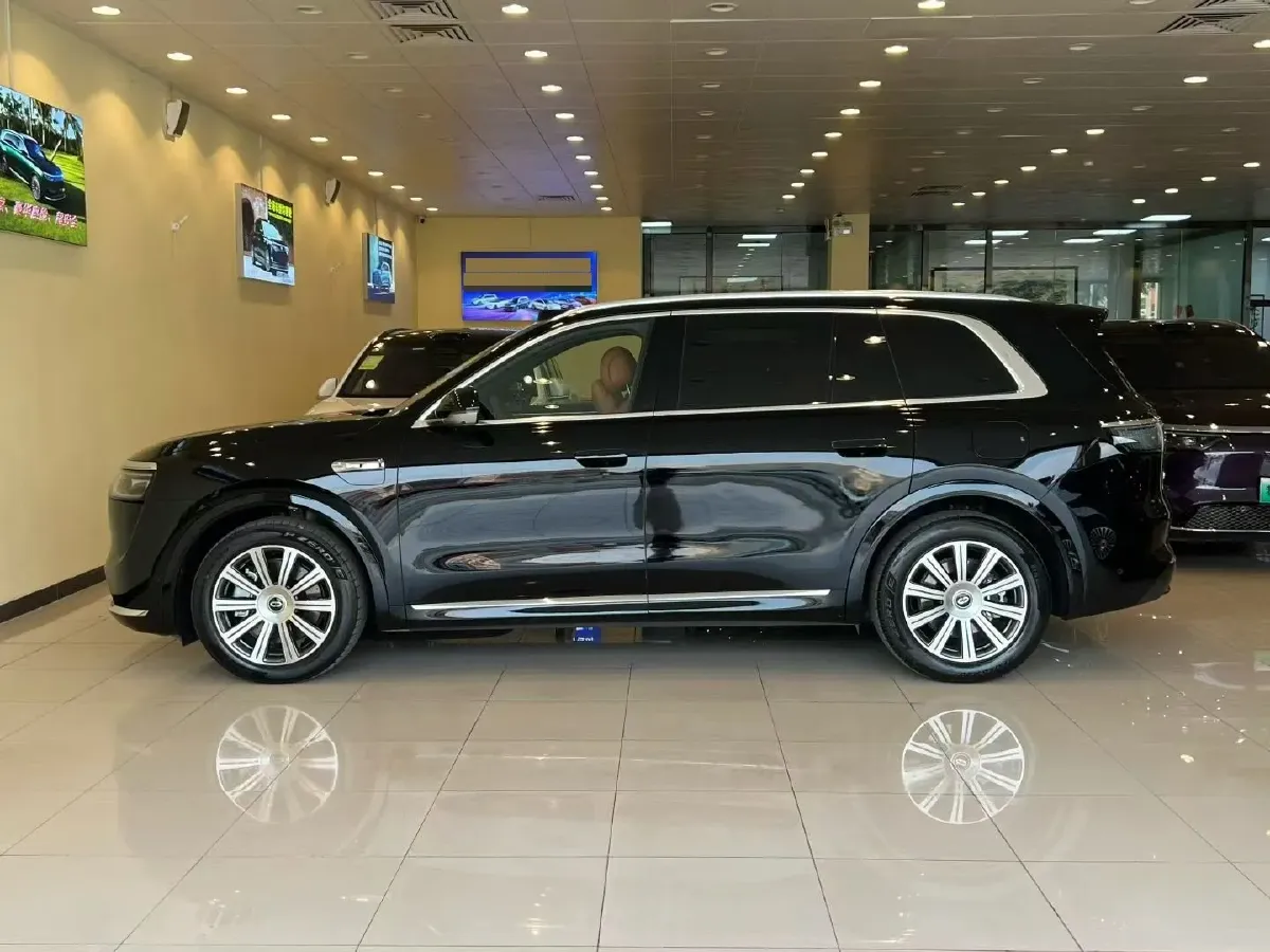 2025 AITO AITO M8 REEV 160HP REEV 53.4KWH,autocango,china used car exporter,china ev exporter,chinese used car exporter,chinese used ev exporter