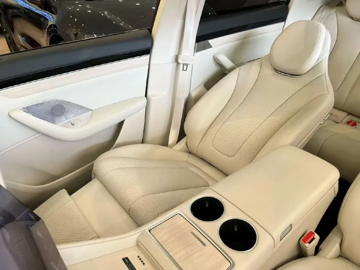 2026 Luxeed R7 REEV 156HP REEV,autocango,china used car exporter,china ev exporter,chinese used car exporter,chinese used ev exporter