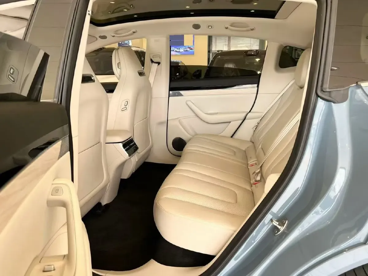 2026 Luxeed R7 REEV 156HP REEV,autocango,china used car exporter,china ev exporter,chinese used car exporter,chinese used ev exporter