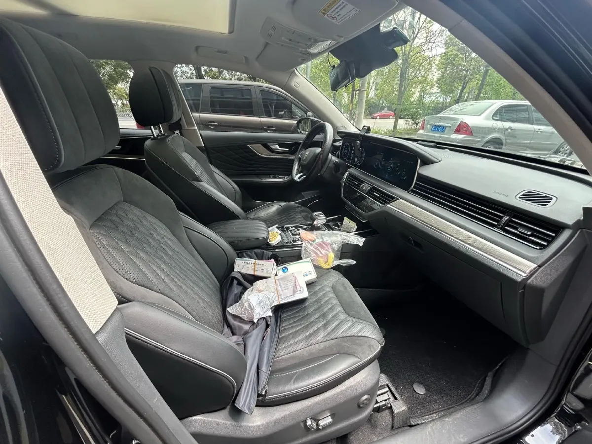 2022 HongQi HS5 2.0T 224HP L4 6AT,autocango,china used car exporter,china ev exporter,chinese used car exporter,chinese used ev exporter