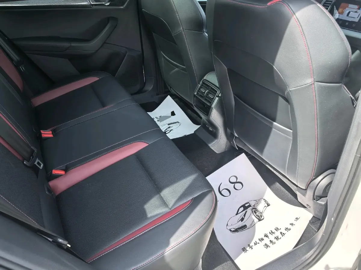 2022 Skoda Karoq 1.4T 150HP L4 7DCT,autocango,china used car exporter,china ev exporter,chinese used car exporter,chinese used ev exporter