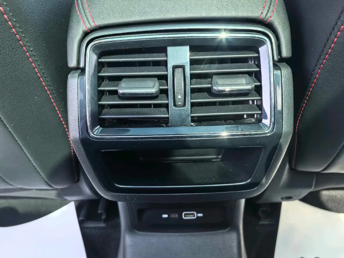 2022 Skoda Karoq 1.4T 150HP L4 7DCT,autocango,china used car exporter,china ev exporter,chinese used car exporter,chinese used ev exporter