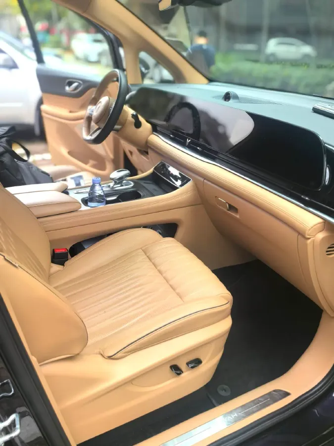 2022 Voyah Dream 1.5T 136HP L4 PHEV 25.57KWH,autocango,china used car exporter,china ev exporter,chinese used car exporter,chinese used ev exporter