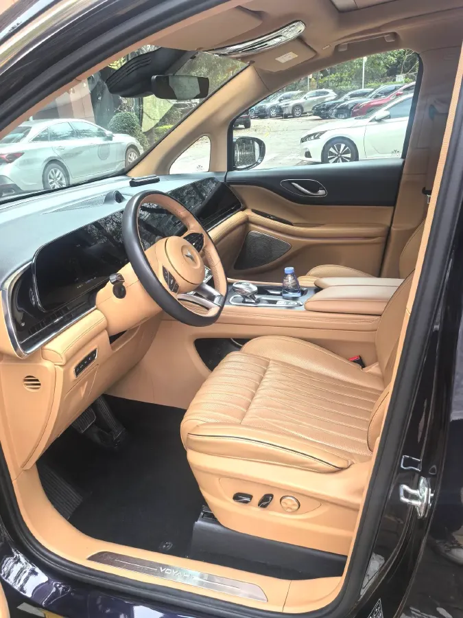 2022 Voyah Dream 1.5T 136HP L4 PHEV 25.57KWH,autocango,china used car exporter,china ev exporter,chinese used car exporter,chinese used ev exporter