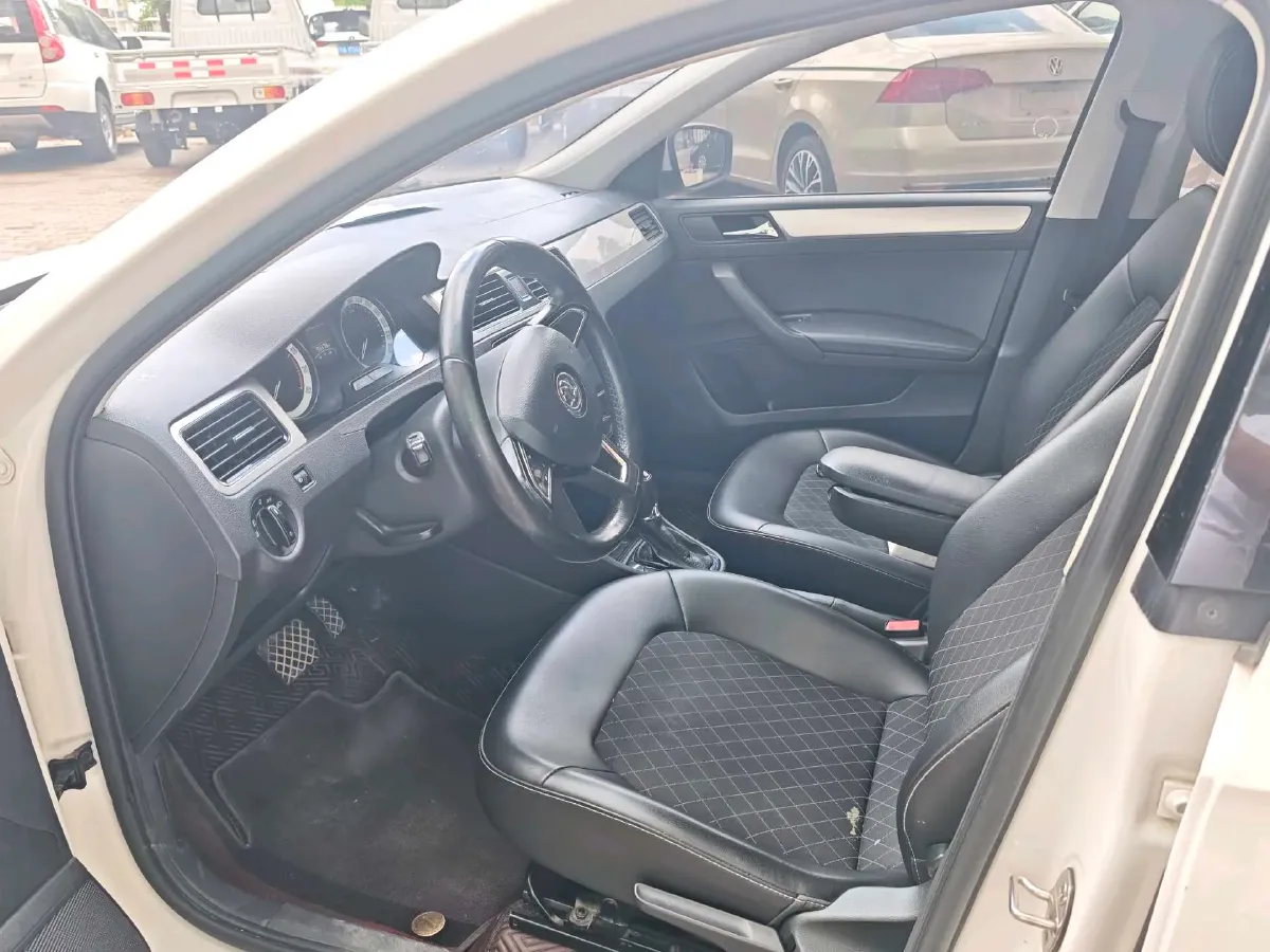 2019 Skoda Rapid Spaceback 1.5L 110HP L4 6AT,autocango,china used car exporter,china ev exporter,chinese used car exporter,chinese used ev exporter