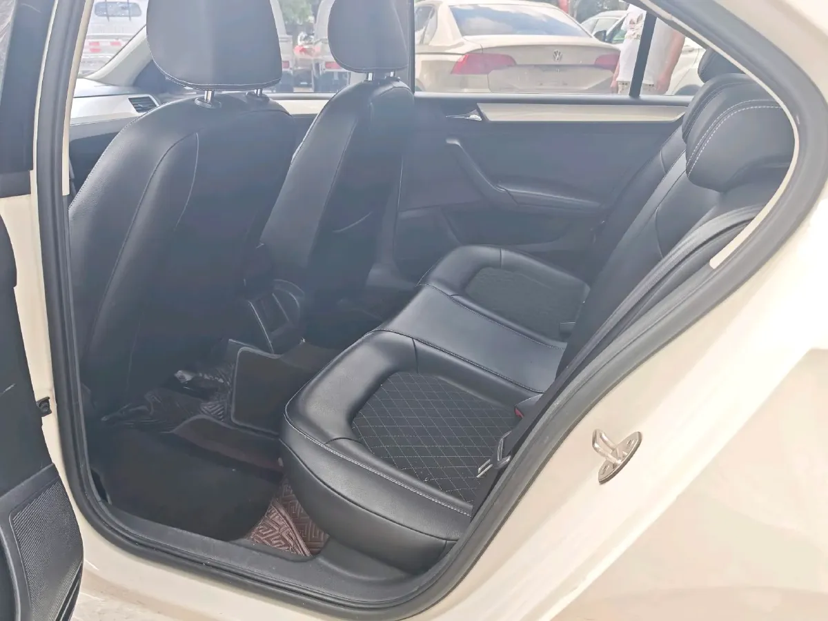 2019 Skoda Rapid Spaceback 1.5L 110HP L4 6AT,autocango,china used car exporter,china ev exporter,chinese used car exporter,chinese used ev exporter