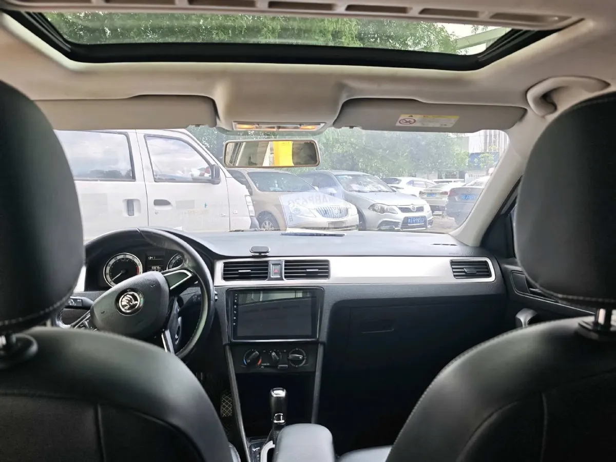 2019 Skoda Rapid Spaceback 1.5L 110HP L4 6AT,autocango,china used car exporter,china ev exporter,chinese used car exporter,chinese used ev exporter