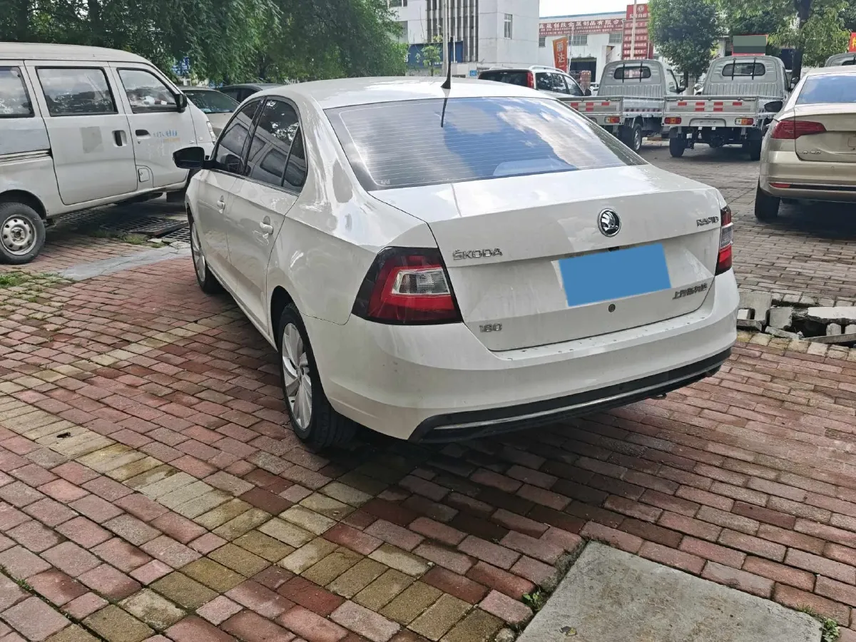 2019 Skoda Rapid Spaceback 1.5L 110HP L4 6AT,autocango,china used car exporter,china ev exporter,chinese used car exporter,chinese used ev exporter