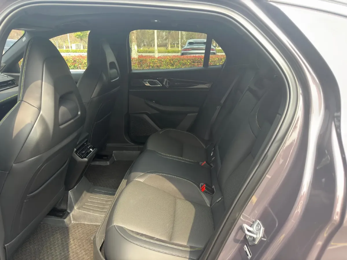 2025 LYNK&CO 03 2.0T 254HP L4 7DCT,autocango,china used car exporter,china ev exporter,chinese used car exporter,chinese used ev exporter