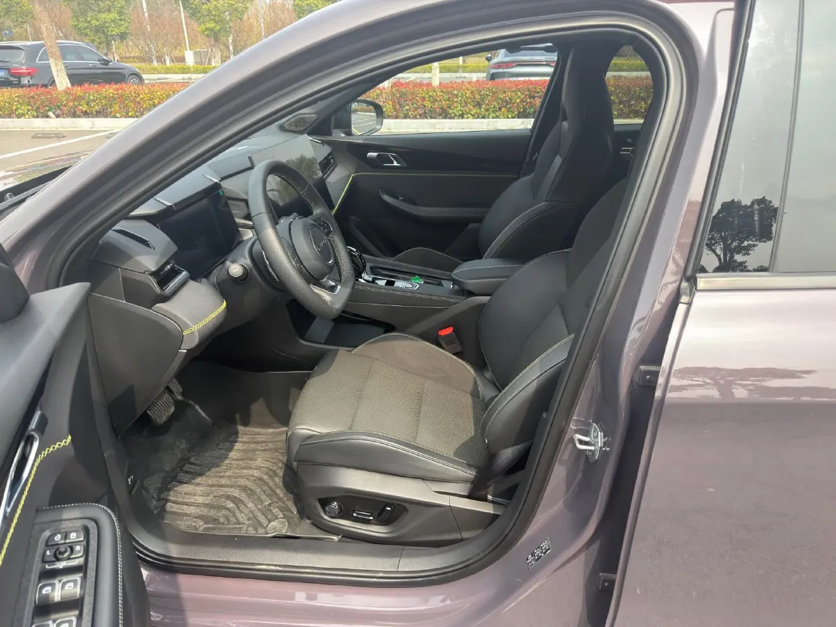 2025 LYNK&CO 03 2.0T 254HP L4 7DCT,autocango,china used car exporter,china ev exporter,chinese used car exporter,chinese used ev exporter