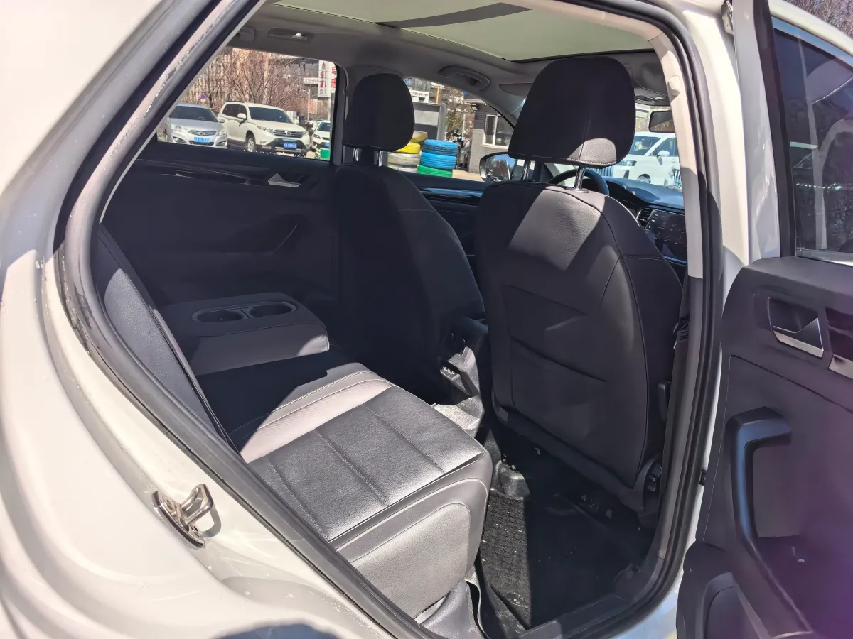 2021 Volkswagen T-Roc 1.4T 150HP L4 7DCT,autocango,china used car exporter,china ev exporter,chinese used car exporter,chinese used ev exporter