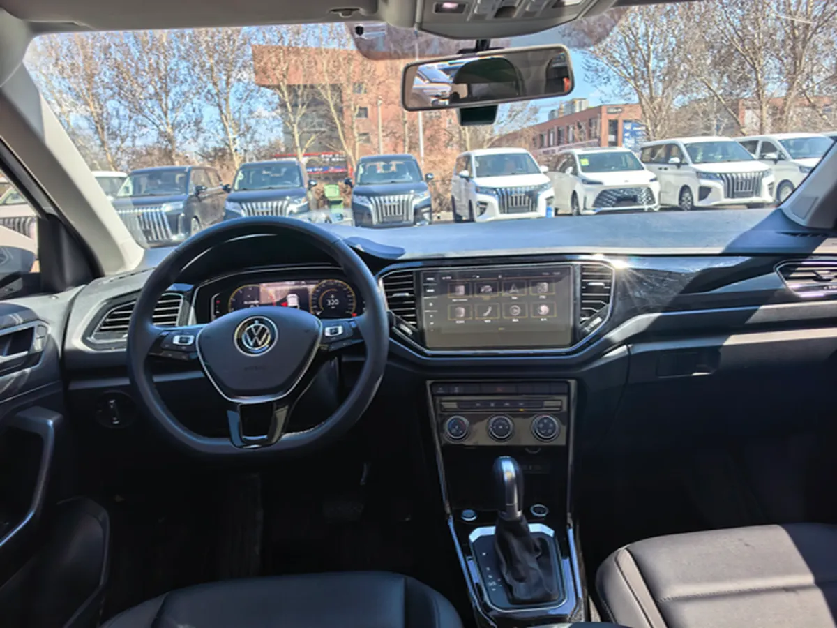 2021 Volkswagen T-Roc 1.4T 150HP L4 7DCT,autocango,china used car exporter,china ev exporter,chinese used car exporter,chinese used ev exporter