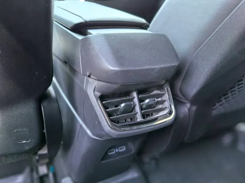 2023 LYNK&CO 06 1.5T 181HP L4 7DCT,autocango,china used car exporter,china ev exporter,chinese used car exporter,chinese used ev exporter