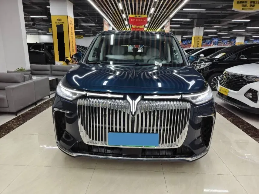 2025 Voyah Dream 1.5T 150HP L4 PHEV 41.7KWH,autocango,china used car exporter,china ev exporter,chinese used car exporter,chinese used ev exporter