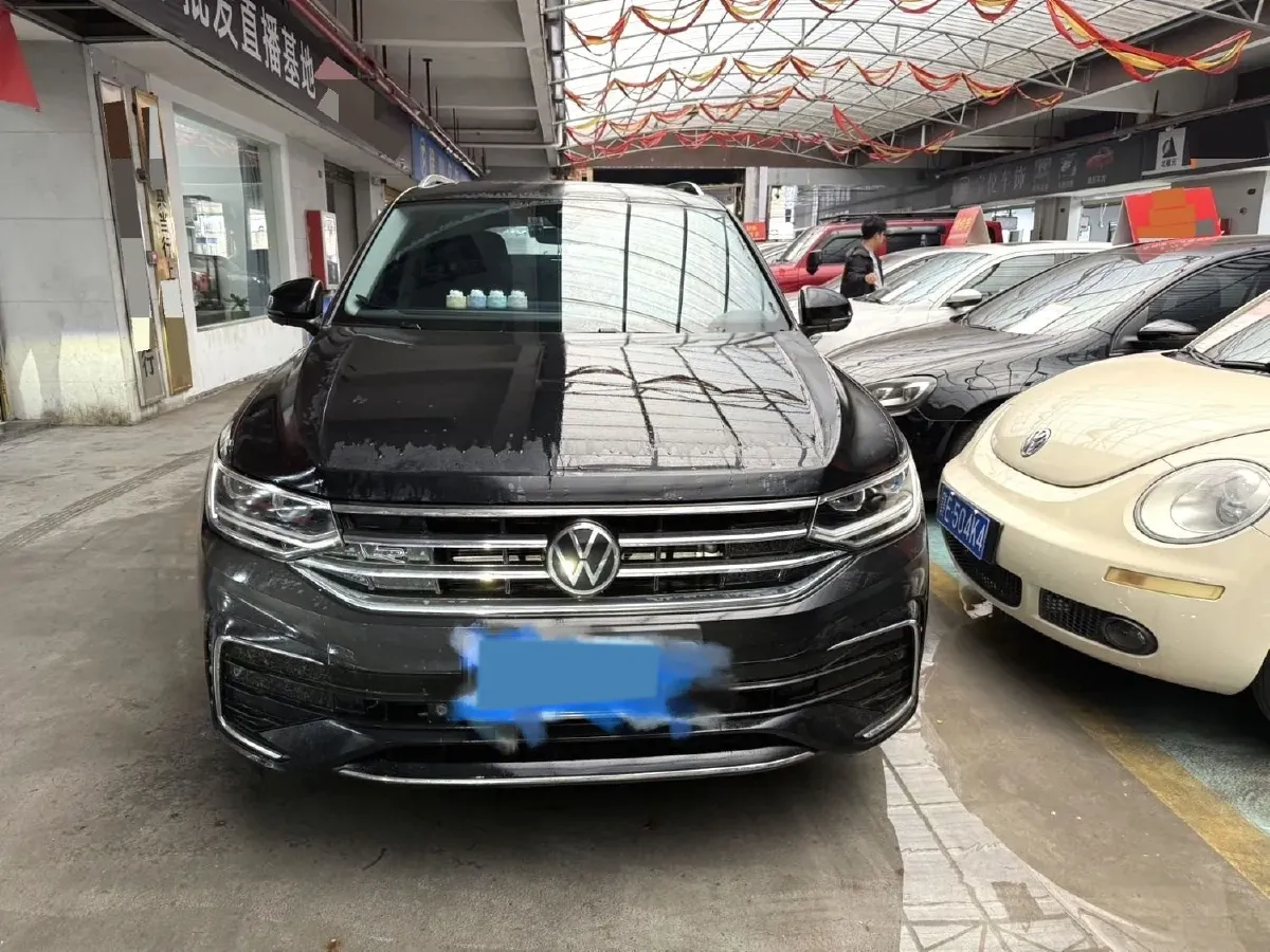 2023 Volkswagen Tiguan L 2.0T 186HP L4 7DCT,autocango,china used car exporter,china ev exporter,chinese used car exporter,chinese used ev exporter