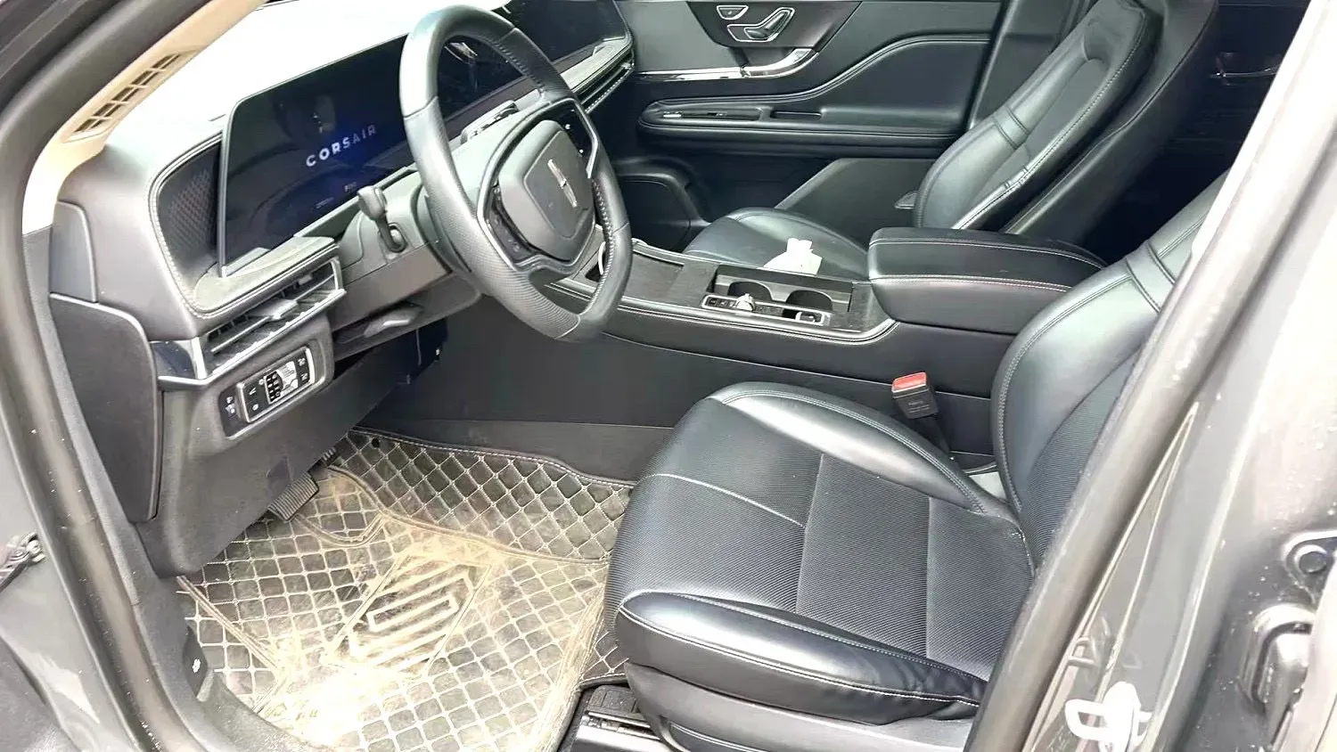 2024 Lincoln Corsair 2.0T 261HP L4 8AT,autocango,china used car exporter,china ev exporter,chinese used car exporter,chinese used ev exporter