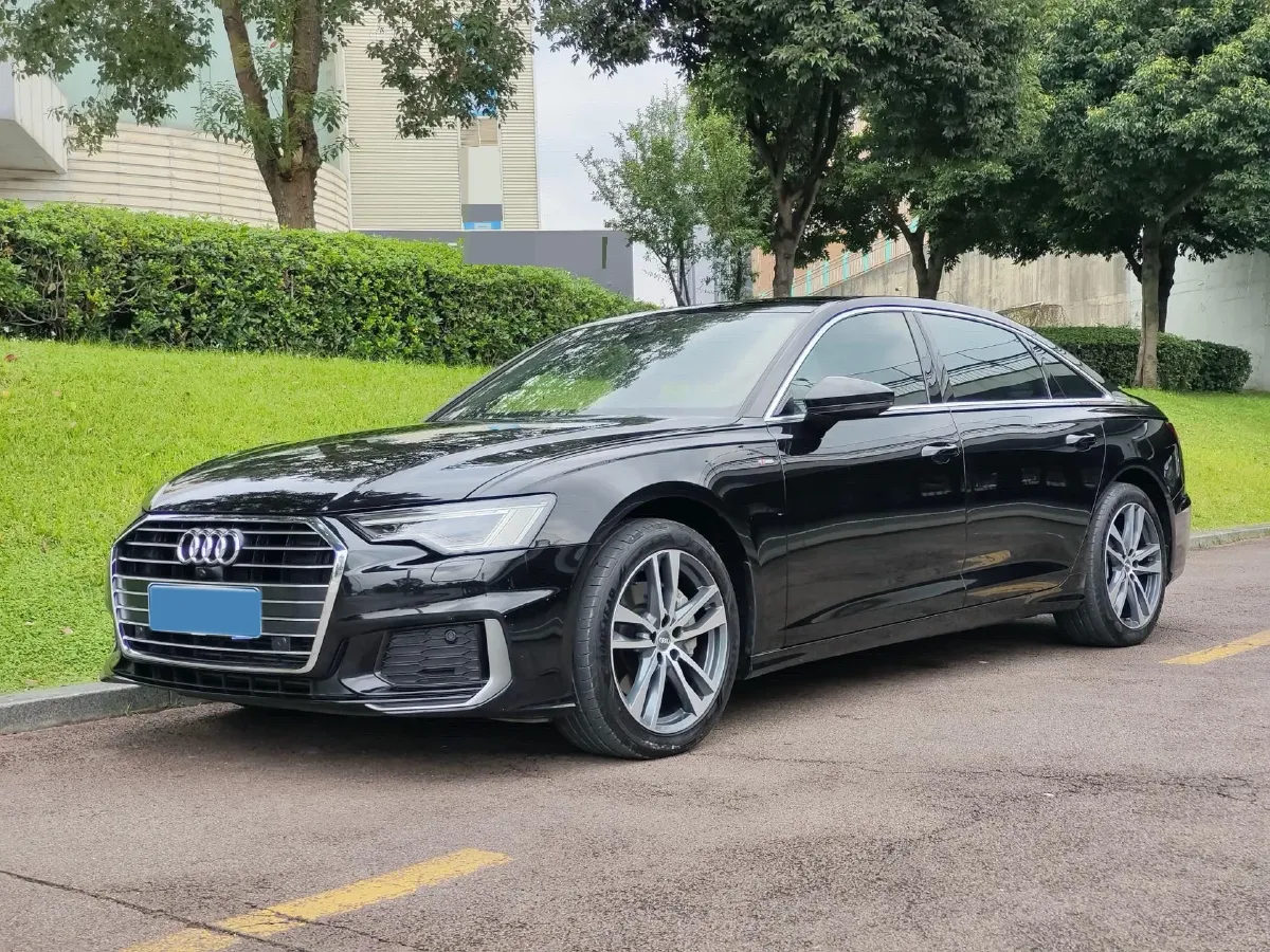 2022 Audi A6L 2.0T 224HP L4 7DCT,autocango,china used car exporter,china ev exporter,chinese used car exporter,chinese used ev exporter